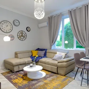 The Olive Green House Apartment Burgas